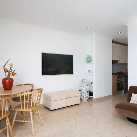 Apartman Lighthouse - Exclusive Sea View 180º, Pool, Parking