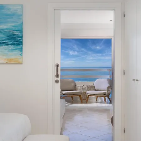 Lighthouse - Exclusive Sea View 180º, Pool, Parking Apartman
