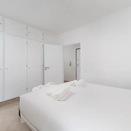 Lighthouse - Exclusive Sea View 180º, Pool, Parking 아파트